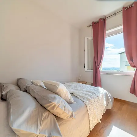 Sofia's Dreamy Haven Apartment